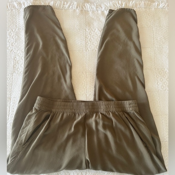 Divided H&M Jogger Pants Olive Army Green Pull On Elastic Waist Pockets size 10 - Picture 5 of 15